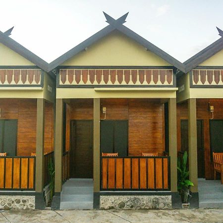 Grand Khalifah Guesthouse Sumbawa Ngoại thất bức ảnh