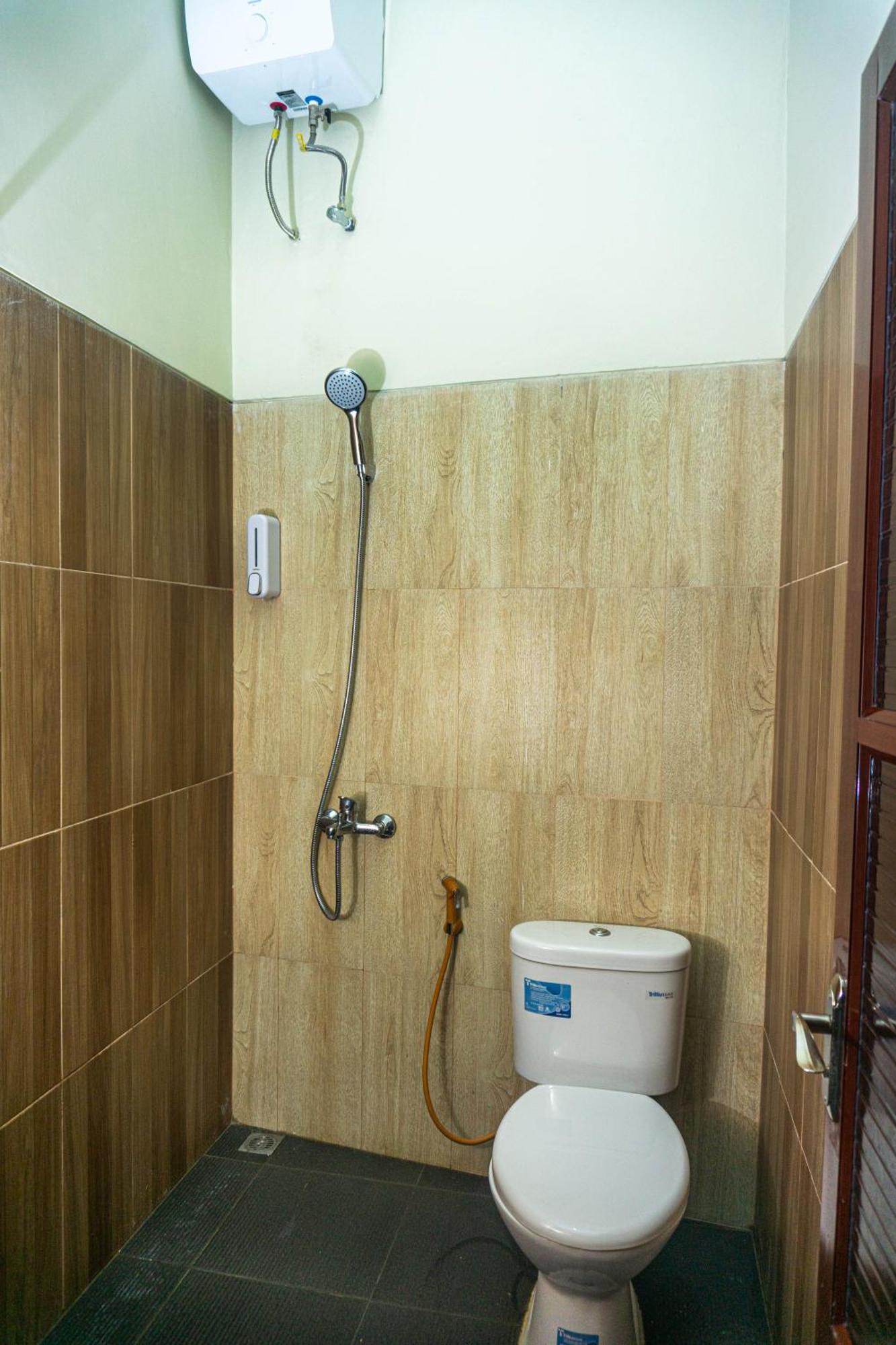 Grand Khalifah Guesthouse Sumbawa Ngoại thất bức ảnh