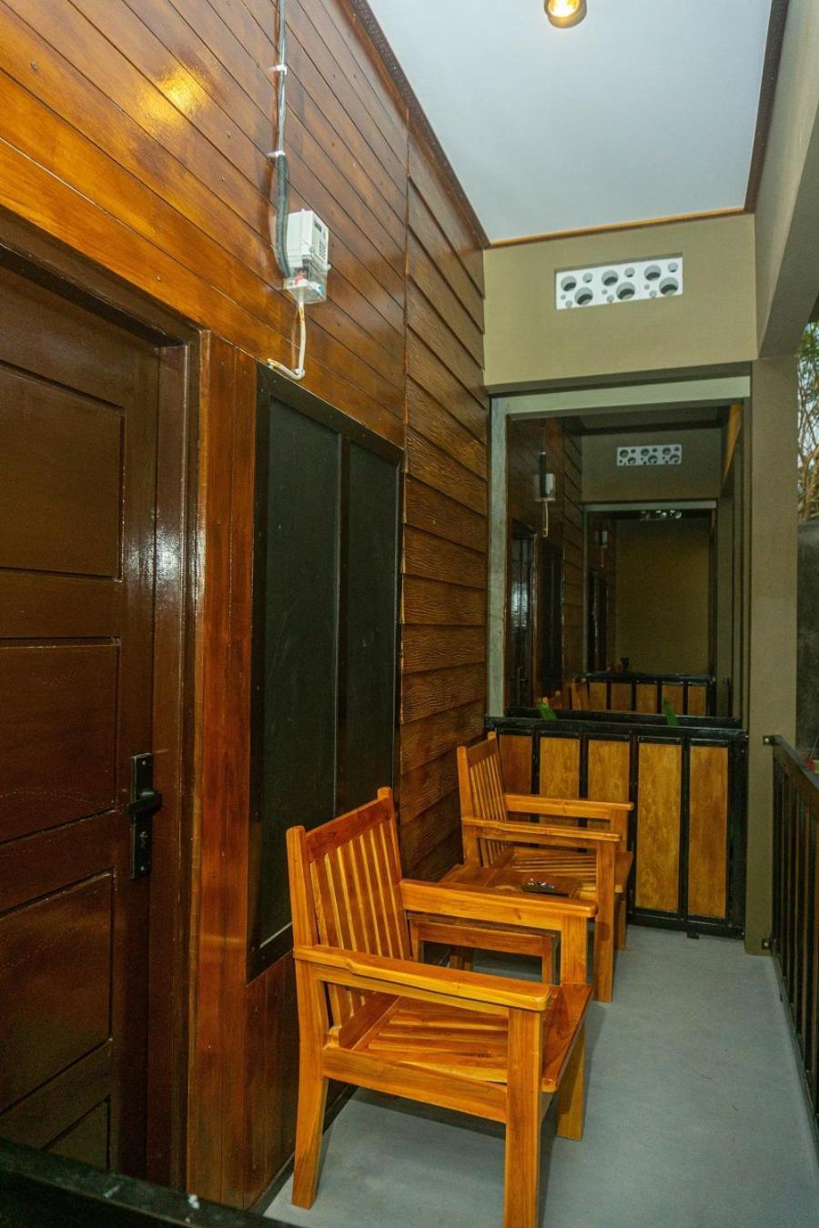Grand Khalifah Guesthouse Sumbawa Ngoại thất bức ảnh