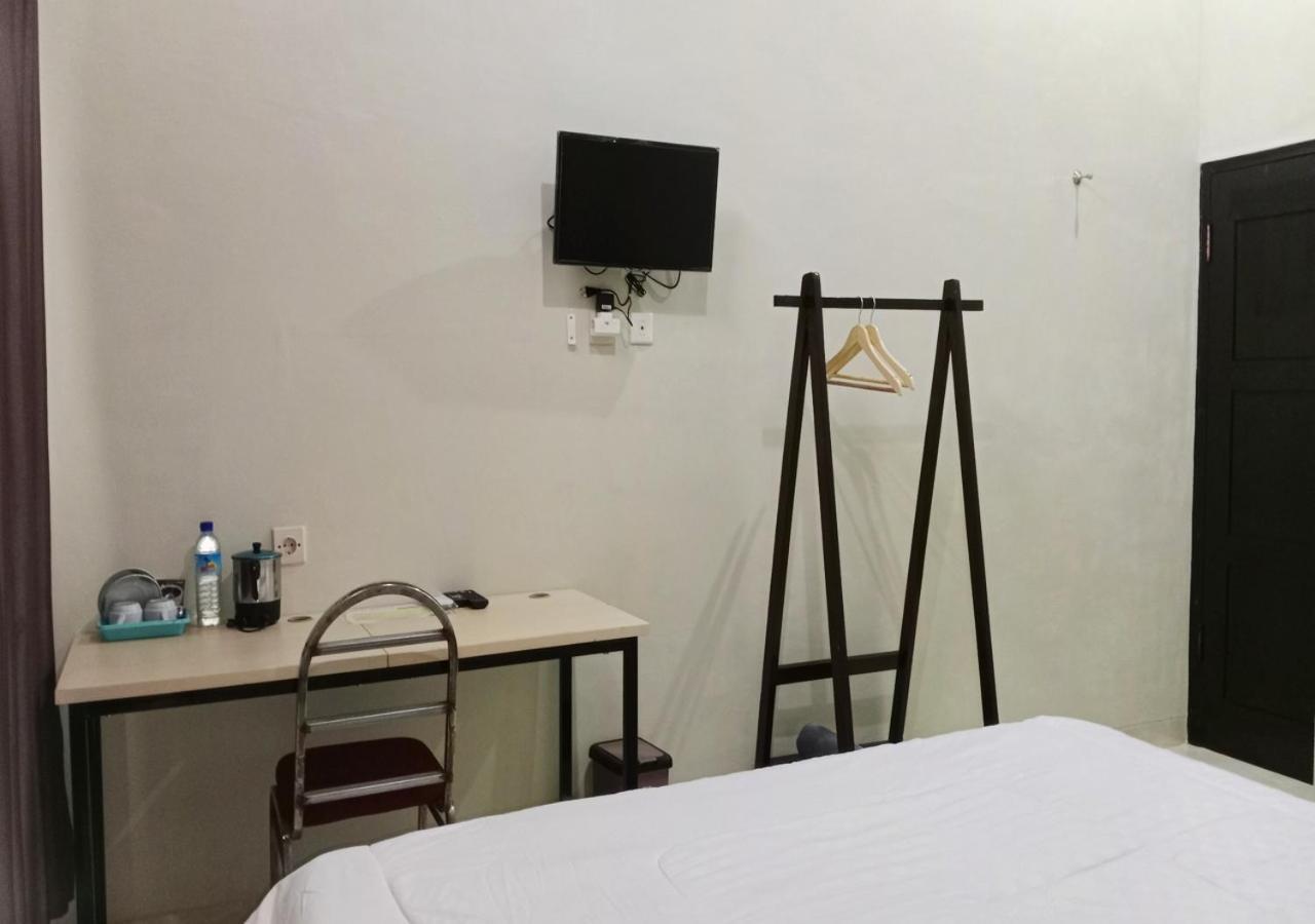 Grand Khalifah Guesthouse Sumbawa Ngoại thất bức ảnh