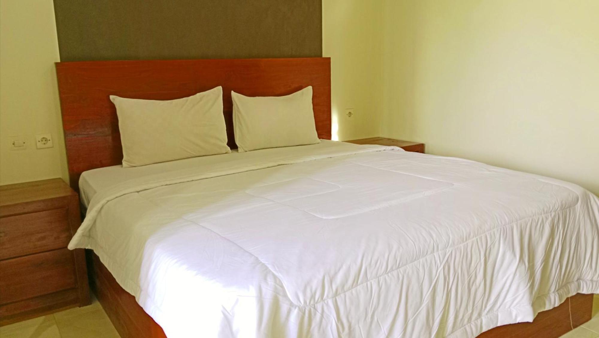 Grand Khalifah Guesthouse Sumbawa Ngoại thất bức ảnh