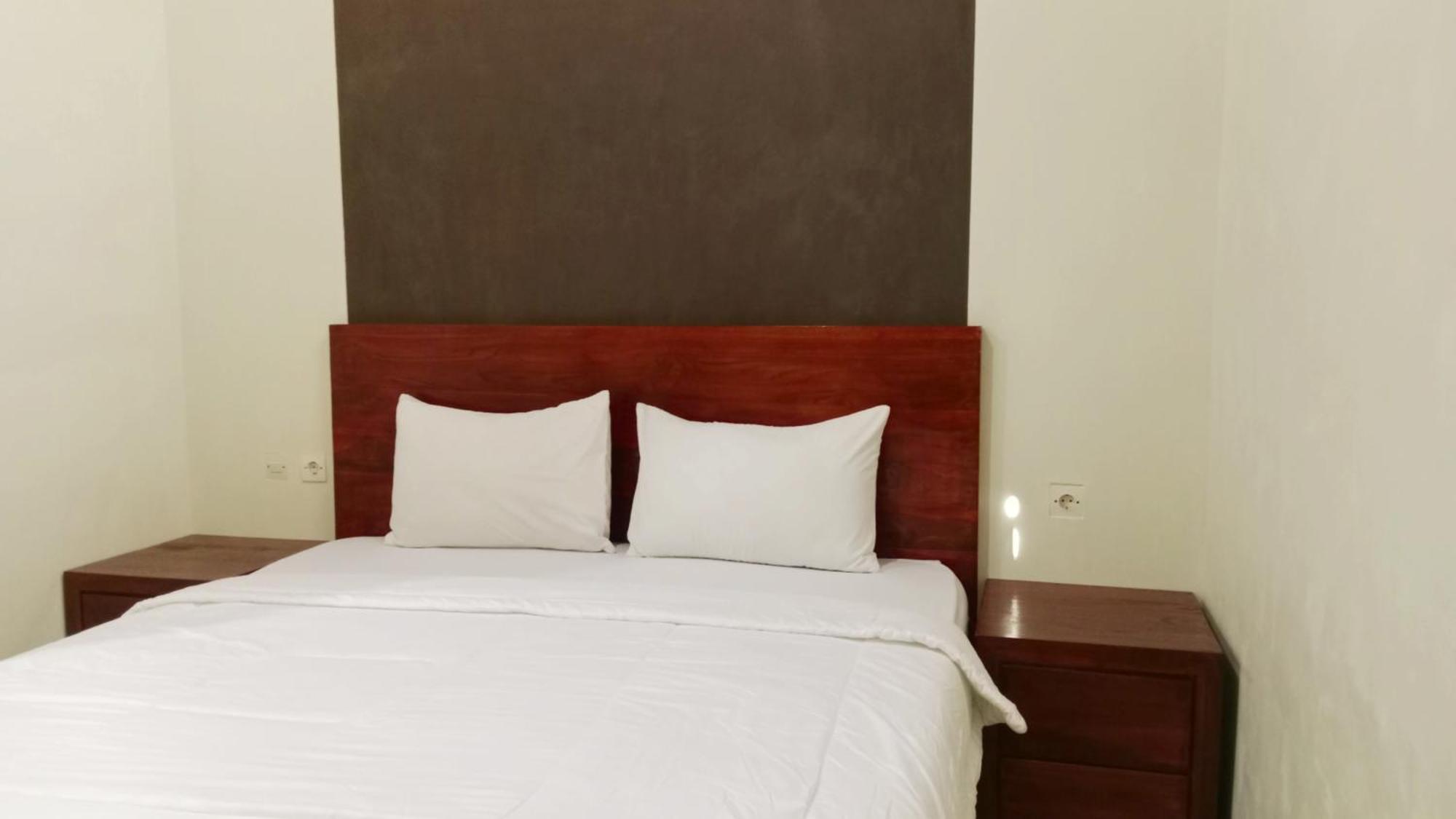 Grand Khalifah Guesthouse Sumbawa Ngoại thất bức ảnh